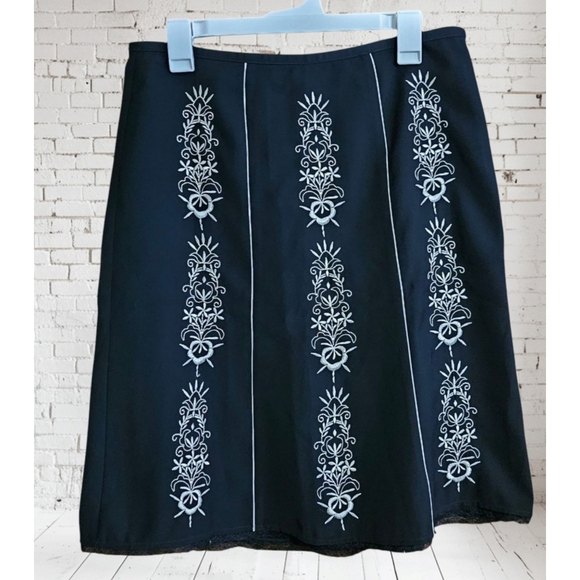 LOFT Dresses & Skirts - Loft Floral Embroidered A-Line Skirt Black Size 10P